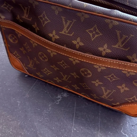 Louis Vuitton Monogram Canvas Clutch Bag in beautiful condition!!! - Picture 9 of 10